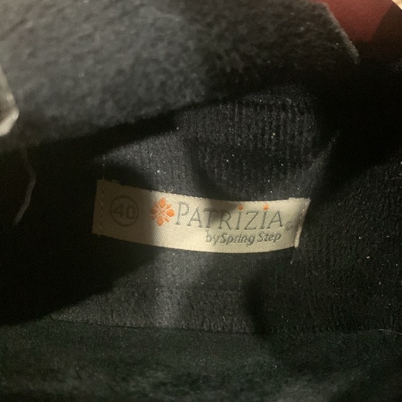 Patrizia women suede Ankle Boots
Size EUR 40 Size US 8 - Picture 3 of 5